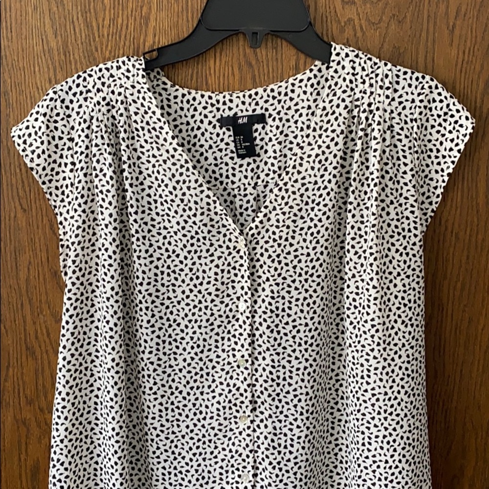 black & white patterned top! ๐ค๐ค - Picture 2 of 5